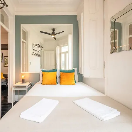 アパート Heritage W Balcony In Bairro Alto リスボン