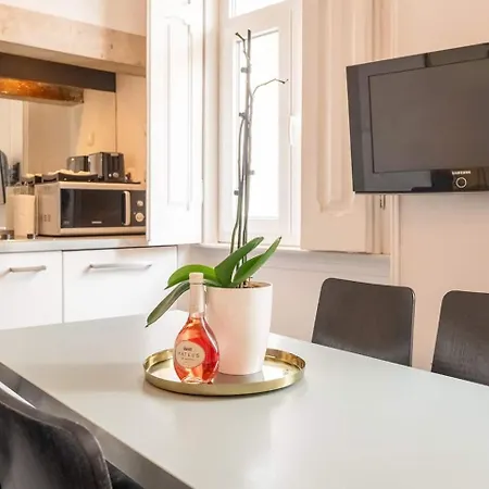 Heritage W Balcony In Bairro Alto Lizbona