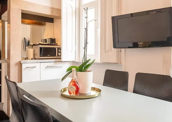 Heritage W Balcony In Bairro Alto Lisboa